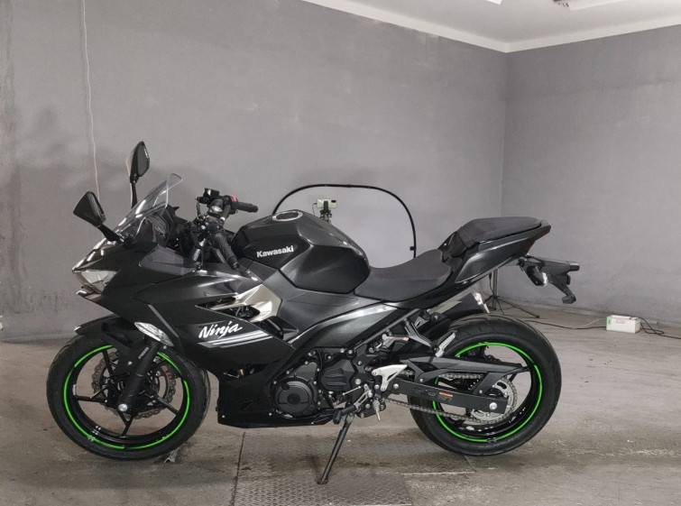 Мотоцикл Kawasaki NINJA250 з пробігом 2195 km