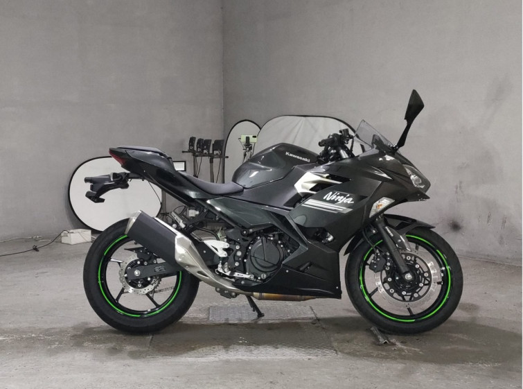 Мотоцикл Kawasaki NINJA250 з пробігом 2195 km