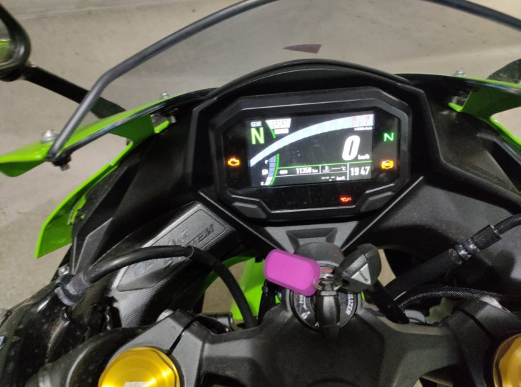 Мотоцикл Kawasaki NINJA ZX-4RR з пробігом 11350 km