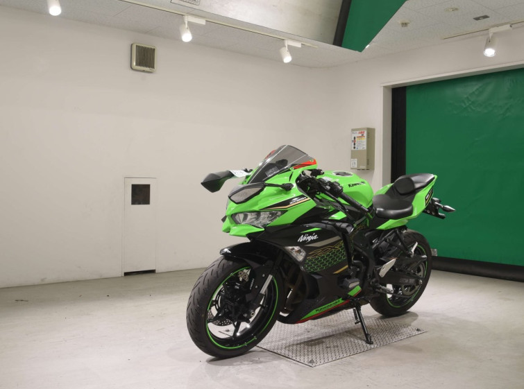 Мотоцикл Kawasaki NINJA ZX-25R з пробігом 26504 km