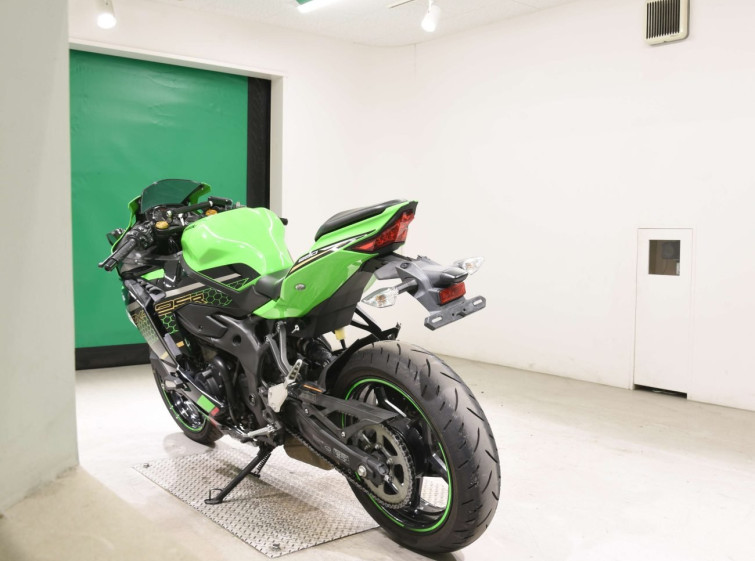 Мотоцикл Kawasaki NINJA ZX-25R з пробігом 26504 km