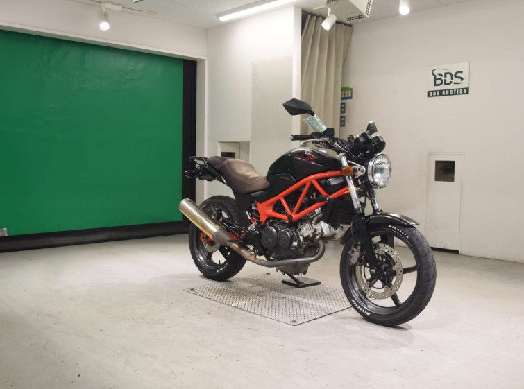 Мотоцикл Honda VTR250 с пробегом 71446 km