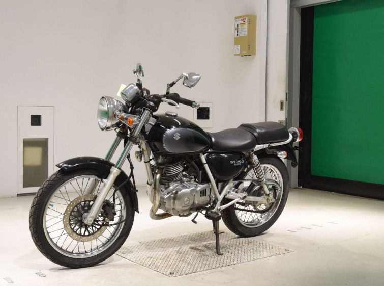Мотоцикл Suzuki ST250E з пробігом 3707 km