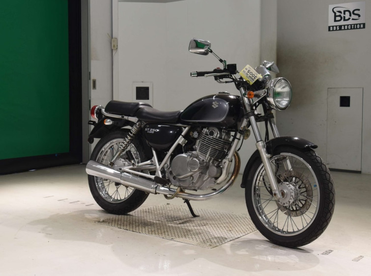 Мотоцикл Suzuki ST250E з пробігом 3707 km