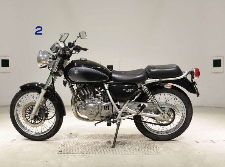 Мотоцикл Suzuki ST250E з пробігом 3707 km