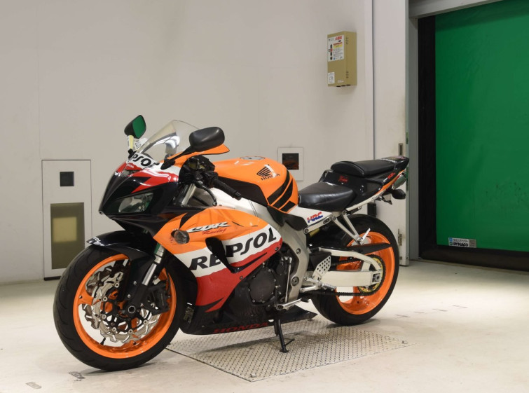 Мотоцикл Honda CBR1000RR з пробігом 86877 km