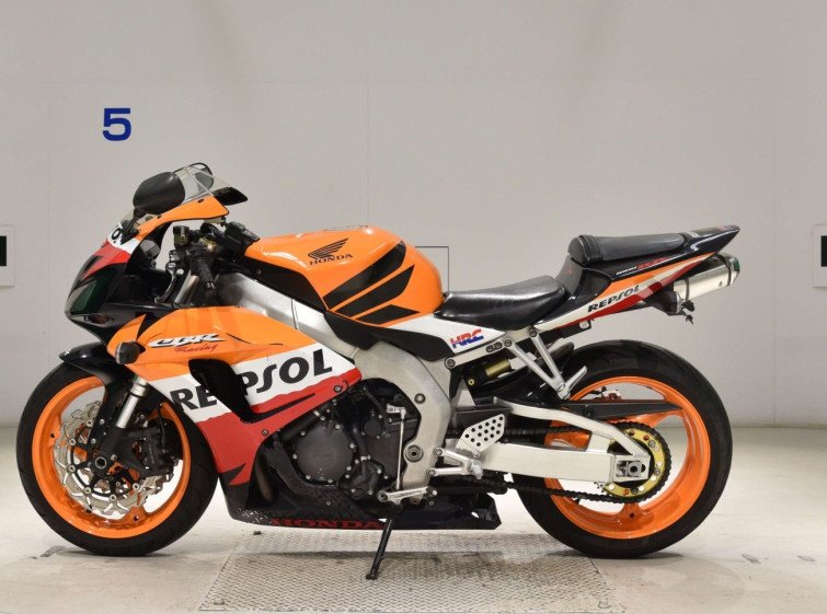 Мотоцикл Honda CBR1000RR з пробігом 86877 km