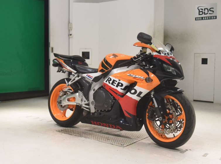 Мотоцикл Honda CBR1000RR з пробігом 86877 km