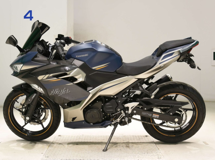 Мотоцикл Kawasaki NINJA250 с пробегом 4904 km