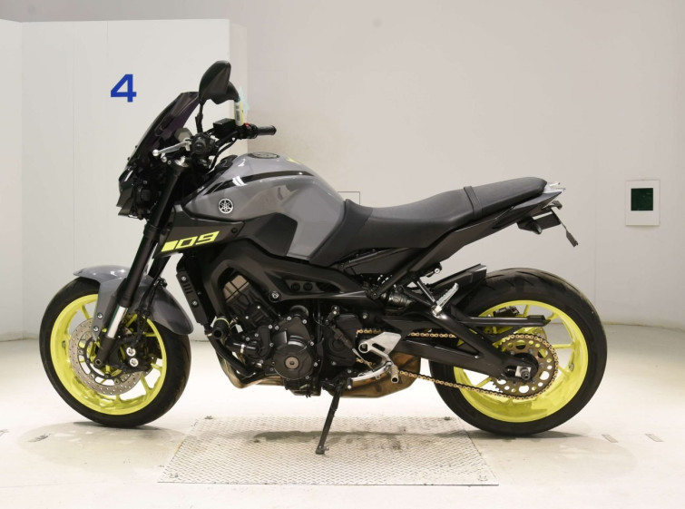 Мотоцикл Yamaha MT-09 з пробігом 24937 km