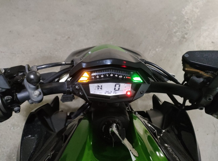 Мотоцикл Kawasaki Z1000 с пробегом 25215 km