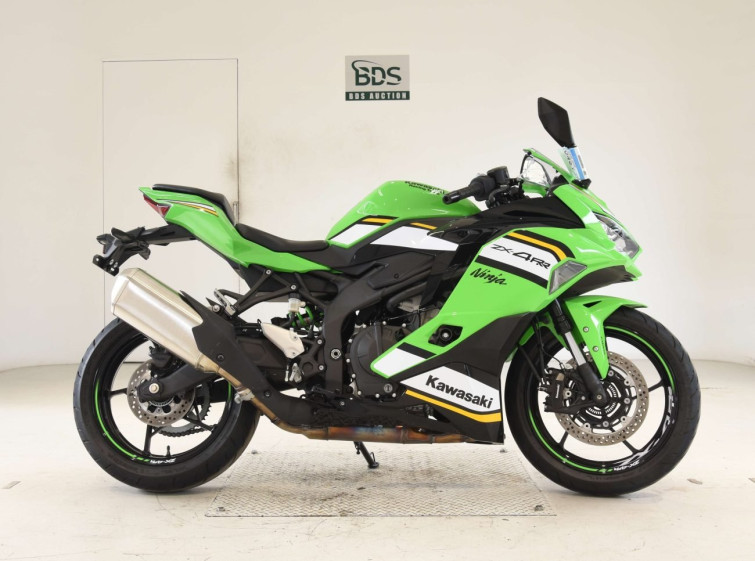 Мотоцикл Kawasaki ZX-4RR з пробігом 5946 km