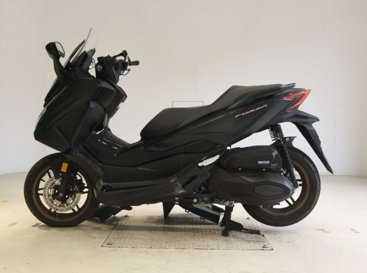 Мотоцикл Honda FORZA-6 з пробігом 15097 km