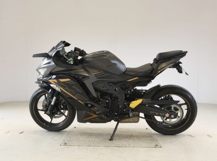 Мотоцикл Kawasaki NINJA ZX-25R KRT з пробігом 22410 km