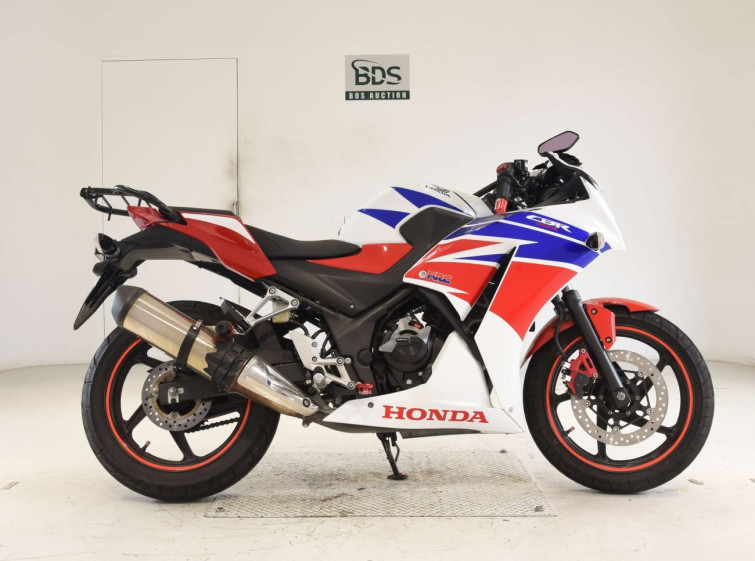 Мотоцикл Honda CBR250R