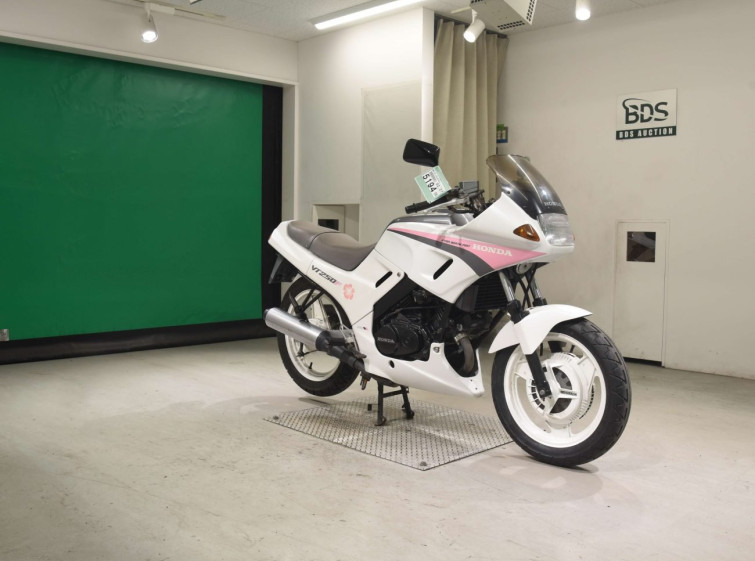 Мотоцикл Honda VT250FG с пробегом 10482 km