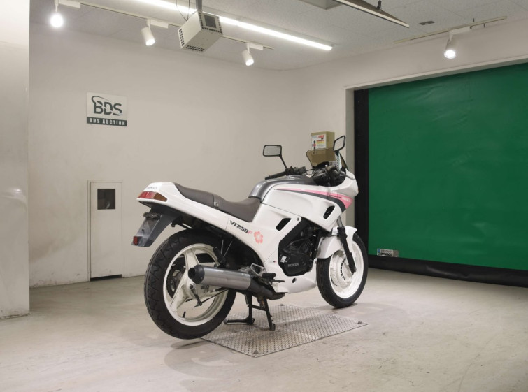 Мотоцикл Honda VT250FG с пробегом 10482 km