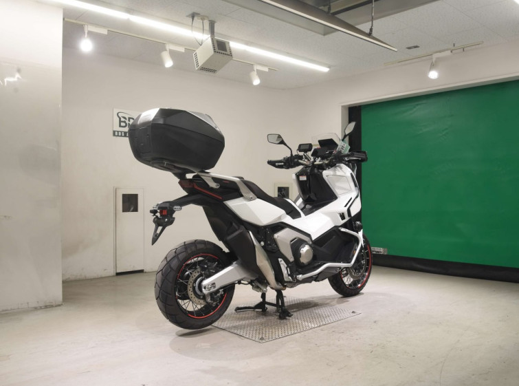 Мотоцикл Honda X-ADV750-2 з пробігом 1855 km