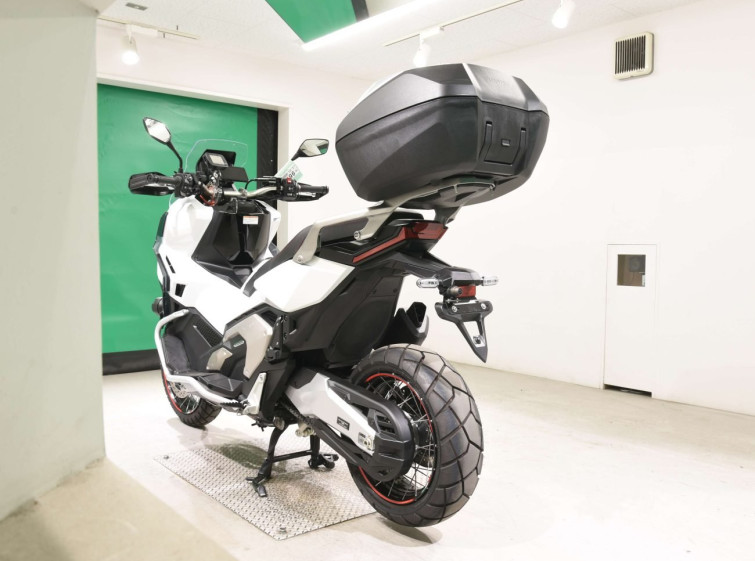 Мотоцикл Honda X-ADV750-2 з пробігом 1855 km