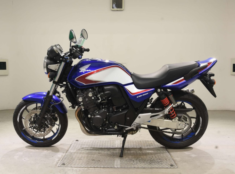 Мотоцикл Honda CB400SFA з пробігом 2562 km