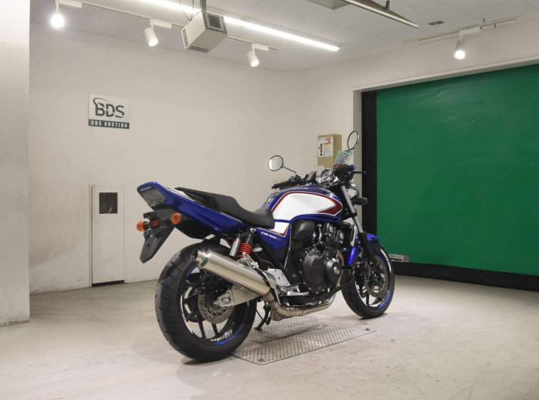 Мотоцикл Honda CB400SFA з пробігом 2562 km
