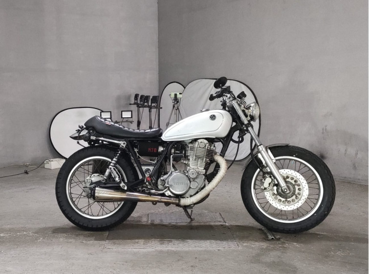 Мотоцикл Yamaha SR400 з пробігом 578 km