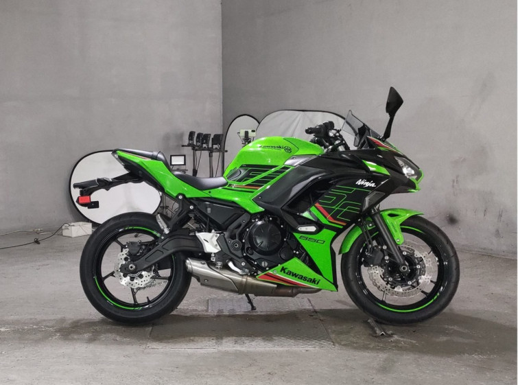 Мотоцикл Kawasaki NINJA650 с пробегом 8409 km