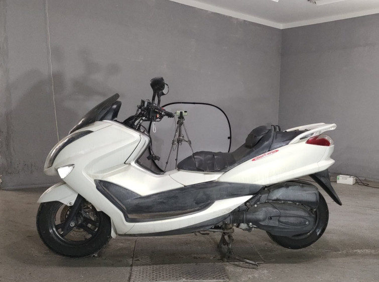 Мотоцикл Yamaha MAJESTY 250