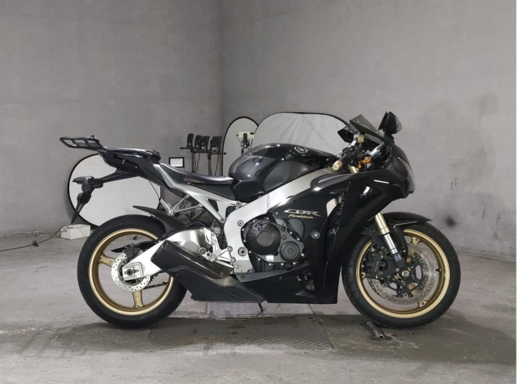 Мотоцикл Honda CBR1000RR с пробегом 66832 km