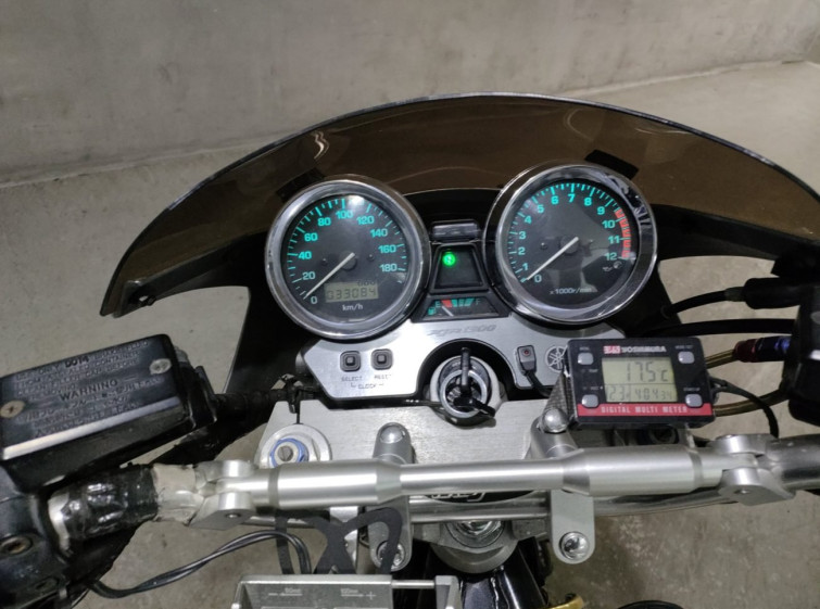 Мотоцикл Yamaha XJR1300 з пробігом 33084 km