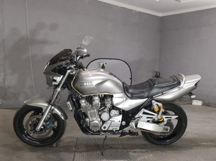 Мотоцикл Yamaha XJR1300 з пробігом 33084 km