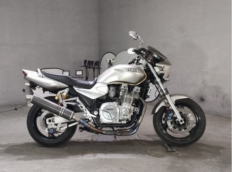 Мотоцикл Yamaha XJR1300 з пробігом 33084 km