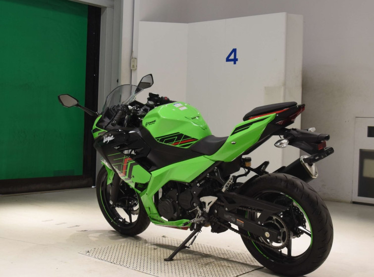 Мотоцикл Kawasaki NINJA400 з пробігом 9501 km