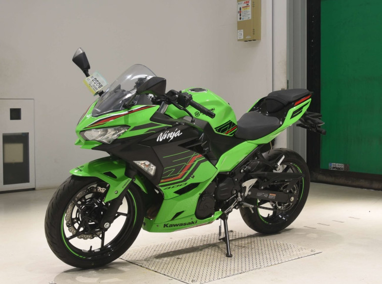 Мотоцикл Kawasaki NINJA400 з пробігом 9501 km