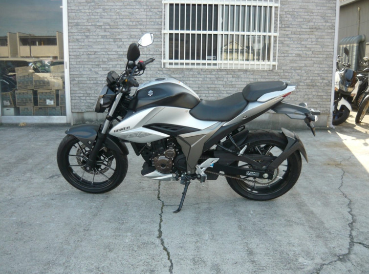 Мотоцикл Suzuki GIXXER250 с пробегом 1500 km