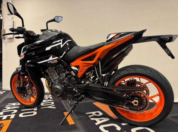 Мотоцикл KTM 890 DUKE GP