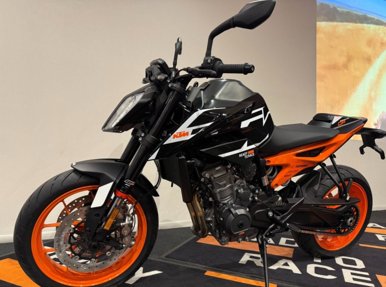 Мотоцикл KTM 890 DUKE GP