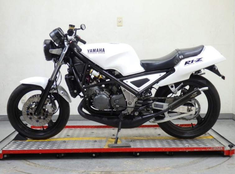 Мотоцикл Yamaha R1-Z з пробігом 12751 km