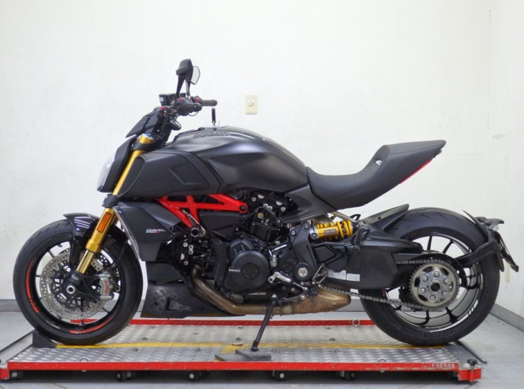 Мотоцикл Ducati DIAVEL 1260S с пробегом 24900 km