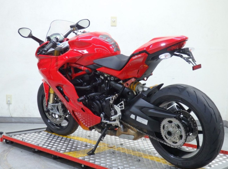 Мотоцикл Ducati SUPERSPORT 950S з пробігом 22354 km