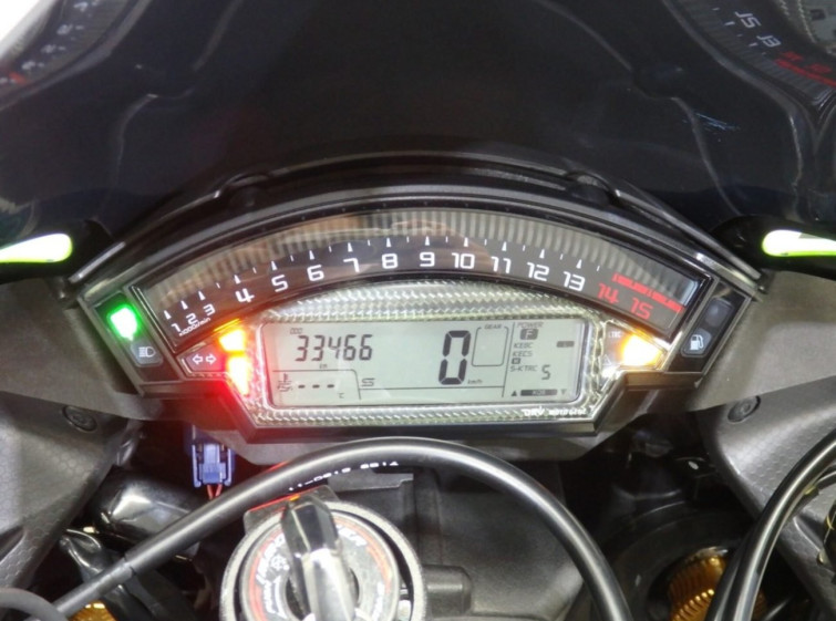 Мотоцикл Kawasaki NINJA ZX-10R з пробігом 33466 km