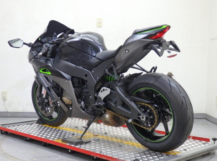 Мотоцикл Kawasaki NINJA ZX-10R з пробігом 33466 km
