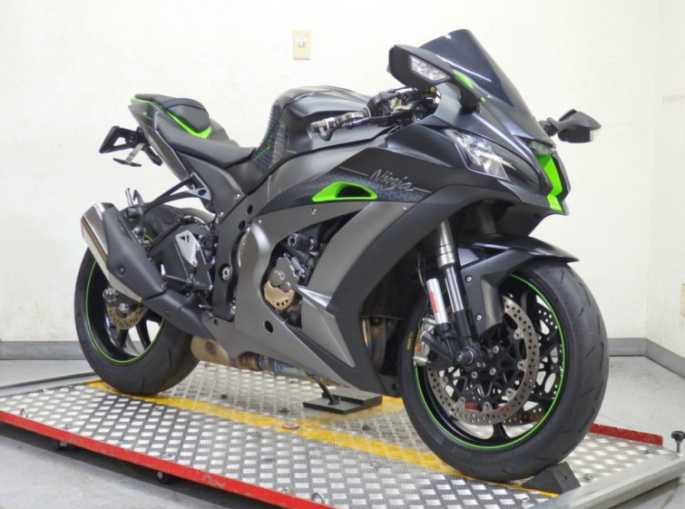 Мотоцикл Kawasaki NINJA ZX-10R з пробігом 33466 km