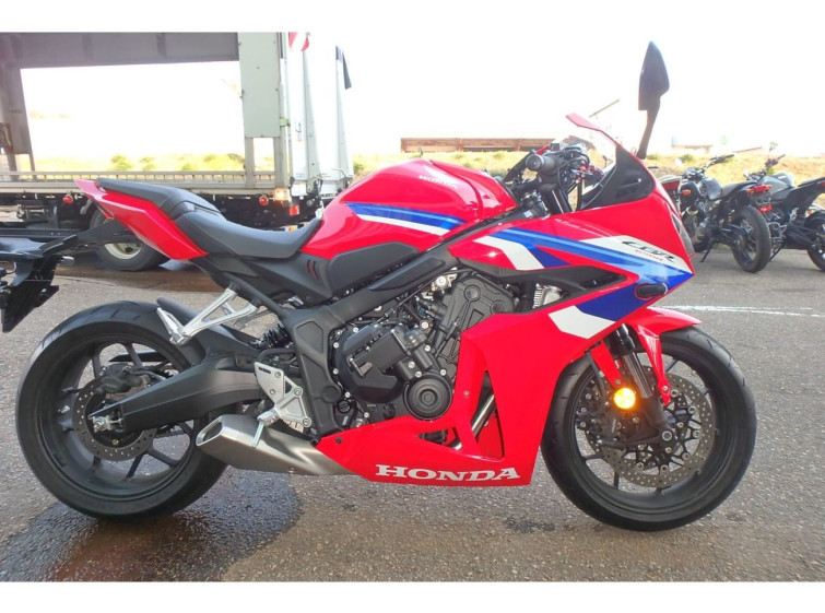 Мотоцикл Honda CBR650R E-CLUTCH с пробегом 1554 km