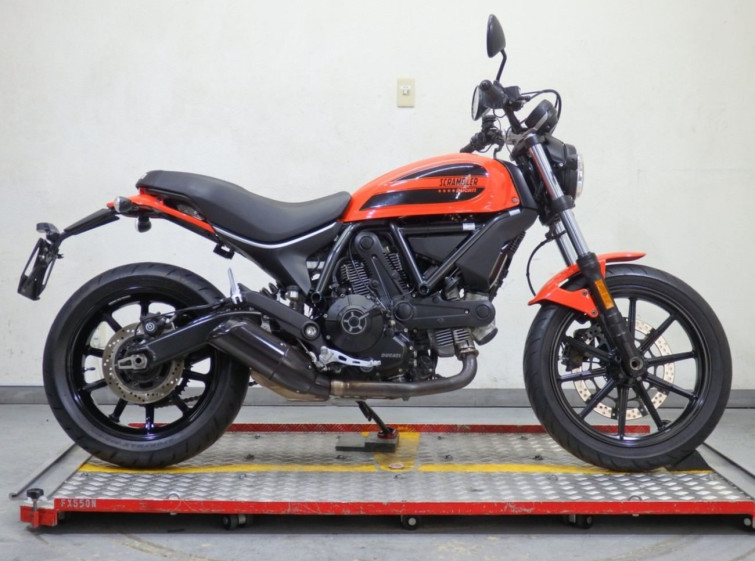 Мотоцикл Ducati SCRAMBLER SIXTY2 з пробігом 17645 km