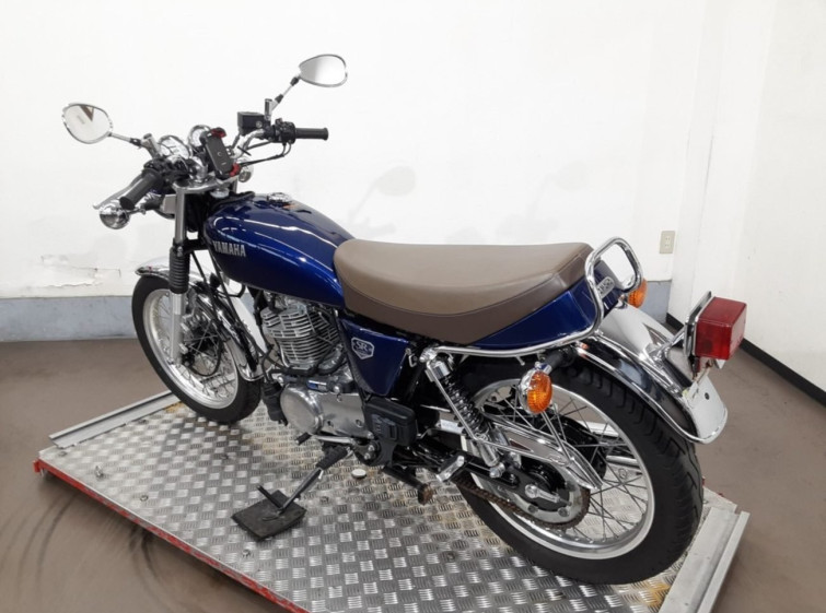 Мотоцикл Yamaha SR400 с пробегом 10868 km
