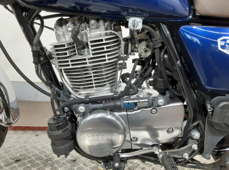 Мотоцикл Yamaha SR400 с пробегом 10868 km