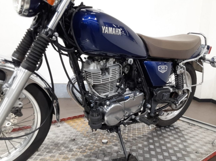 Мотоцикл Yamaha SR400 с пробегом 10868 km