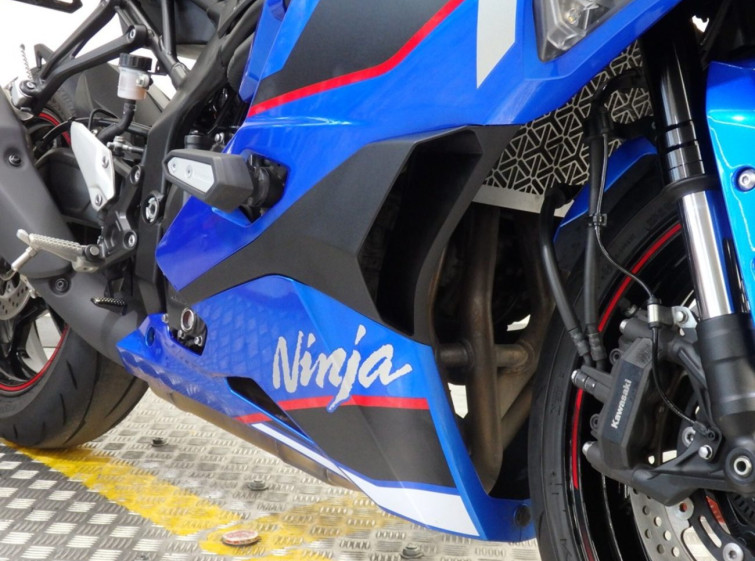 Мотоцикл Kawasaki ninja zx-4r se с пробегом 22283 km