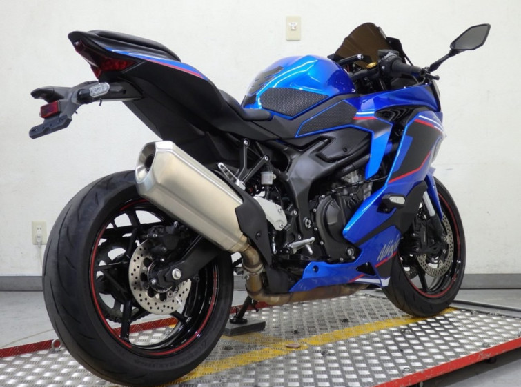 Мотоцикл Kawasaki ninja zx-4r se с пробегом 22283 km